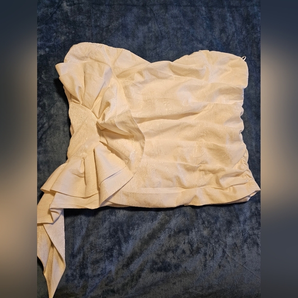 OFF WHITE STRAPLESS TOP - Picture 4 of 6